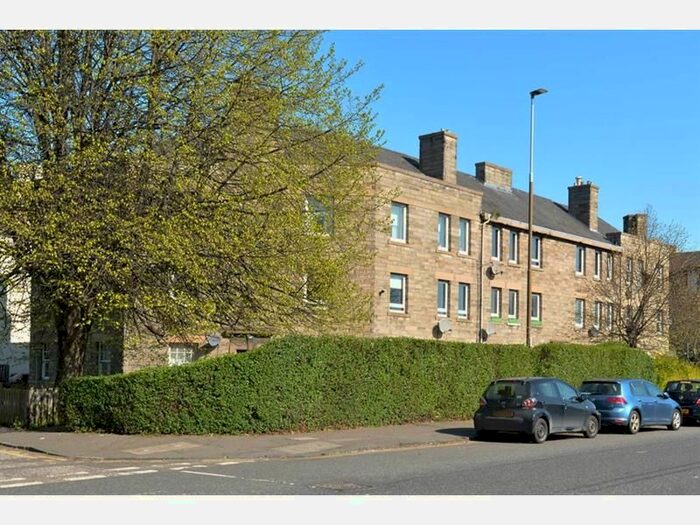 2 Bedroom Flat To Rent In Broughton Road, Edinburgh, EH7