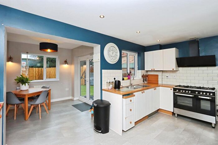 4 Bedroom Detached House For Sale In Toll House Mead, Mosborough, Sheffield, S20