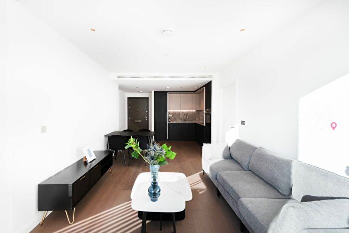 2 Bedroom Apartment To Rent In Phoenix Court, Gasholder Place, London, SE11