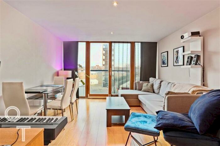 1 Bedroom Flat To Rent In Tally Ho Apartments, NW5