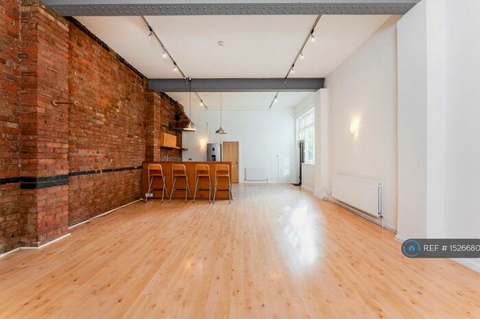 3 Bedroom Flat To Rent In Roundwood Road, London, NW10