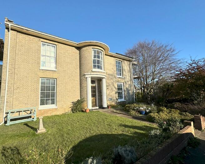 2 Bedroom Maisonette To Rent In High Beech, Lowestoft, NR32