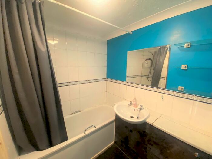 2 Bedroom Property To Rent In Rowe Mead, Pewsham, Chippenham, SN15