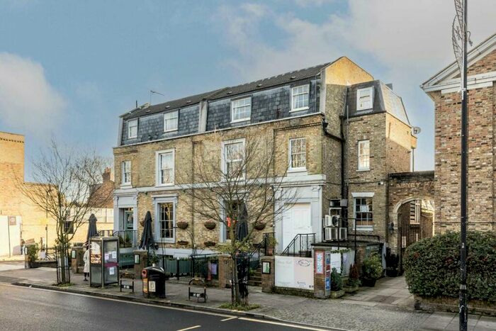 2 Bedroom Flat To Rent In Stoke Newington Church Street, Islington, N16