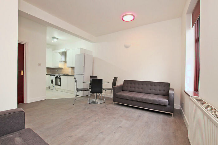 1 Bedroom Flat To Rent In High Road, Seven Kings, Ilford, IG3