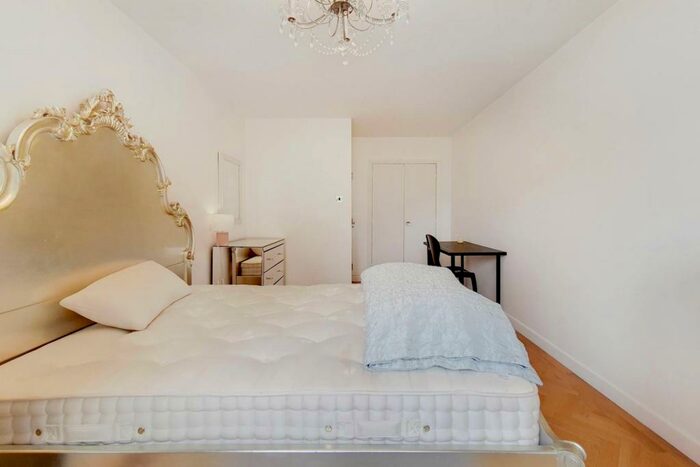 2 Bedroom Flat To Rent In Eaton Drive, Kingston, Kingston Upon Thames, KT2