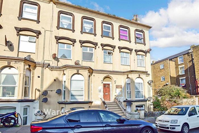 2 Bedroom Flat For Sale In Athelstan Road, Margate, Kent, CT9