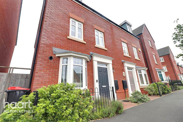 4 Bedroom Semi-Detached House To Rent In Cicero Crescent, Fairfields, MK11