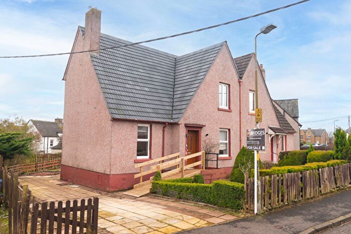 3 Bedroom Semi-Detached House For Sale In Cuthill Terrace, Stoneyburn, EH47