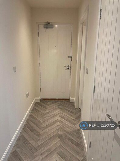 1 Bedroom Flat To Rent In Barnsley, Barnsley, S71