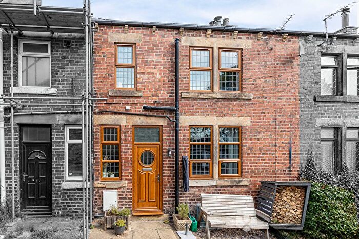 2 Bedroom Terraced House For Sale In Northorpe Lane, Mirfield, WF14
