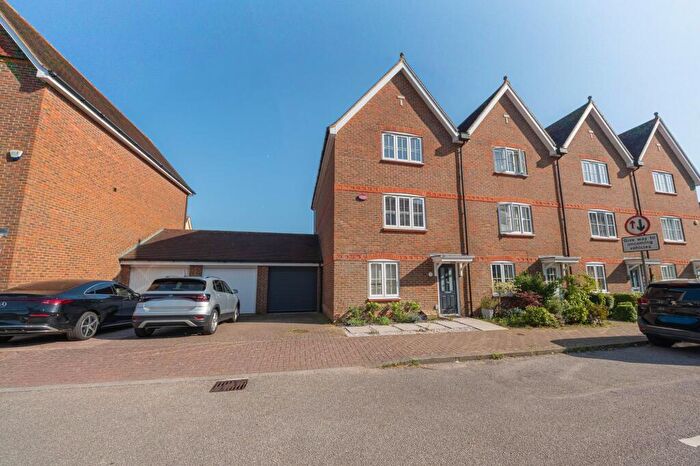 5 Bedroom End Of Terrace House For Sale In Updown Hill, Haywards Heath, RH16