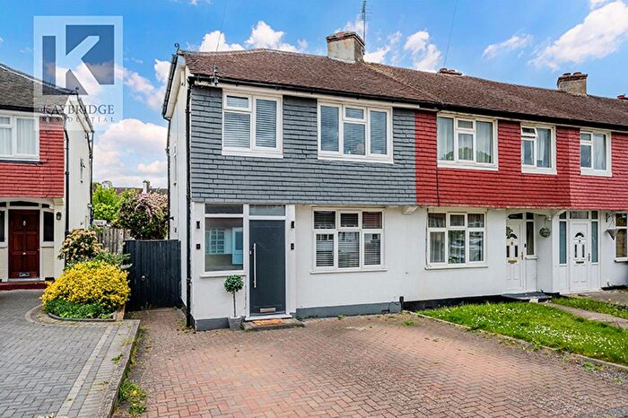 3 Bedroom Terraced House For Sale In Vincent Avenue, Surbiton, KT5