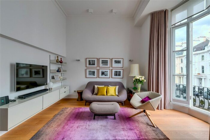 2 Bedroom Flat To Rent In Gloucester Terrace, London, W2