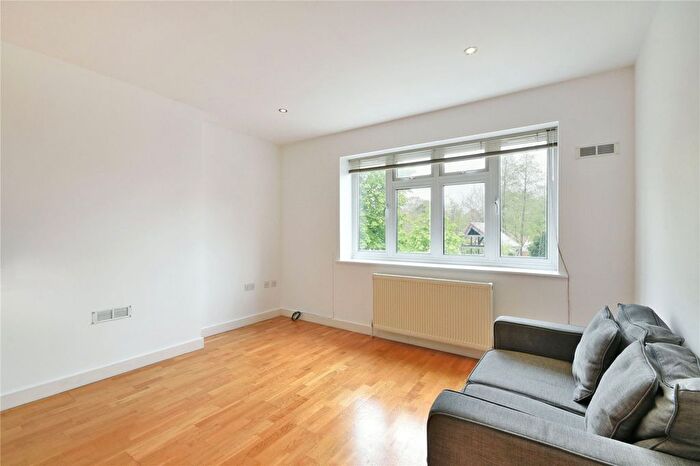 1 Bedroom Flat To Rent In Great North Road, New Barnet, EN5