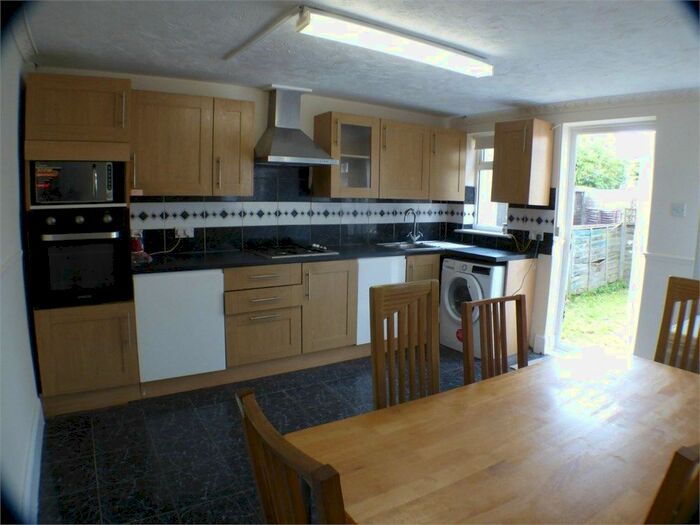 3 Bedroom Semi-Detached House To Rent In Osborne Square, Dagenham, RM9
