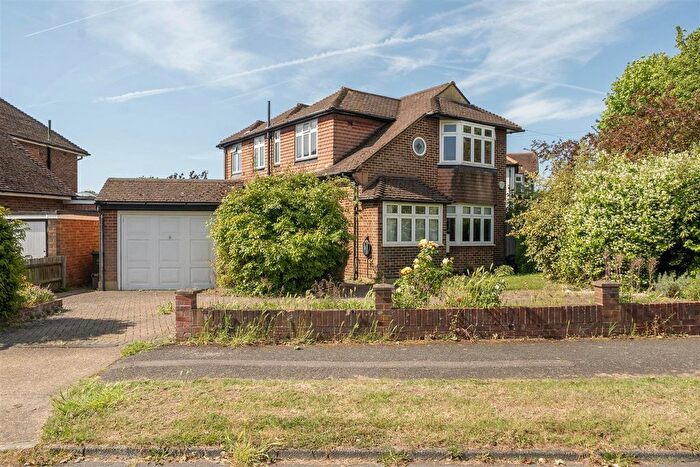 3 Bedroom Detached House For Sale In Manor Crescent, Surbiton, KT5