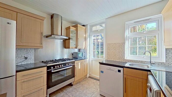 3 Bedroom Maisonette To Rent In Godley Road, London, SW18