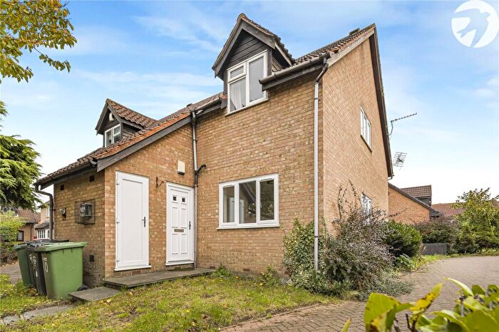 1 Bedroom End Of Terrace House For Sale In Herald Walk, Dartford, Kent, DA1