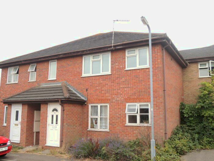 2 Bedroom Flat To Rent In Abbotts Heath, CO2