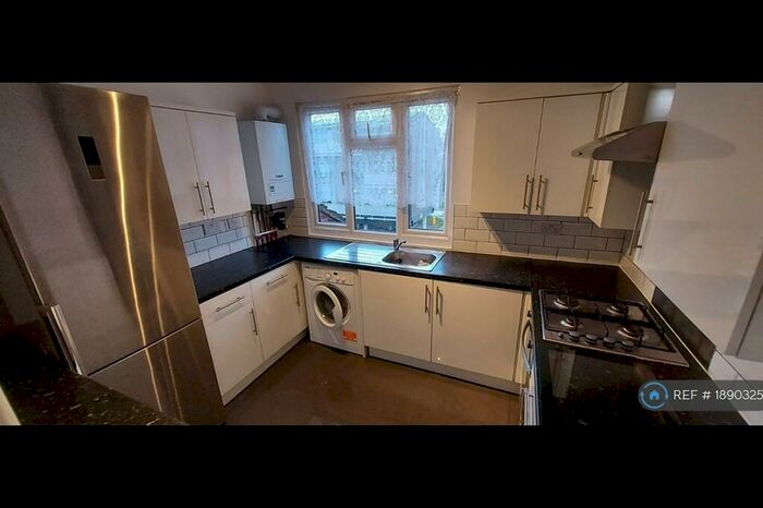 2 Bedroom Flat To Rent In Sundridge House, Bromley, BR1
