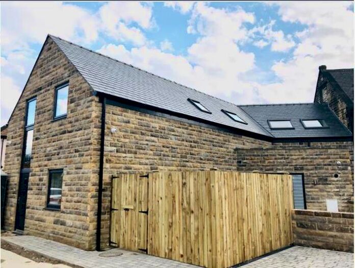 2 Bedroom House To Rent In St Annes Drive, Leeds, LS4