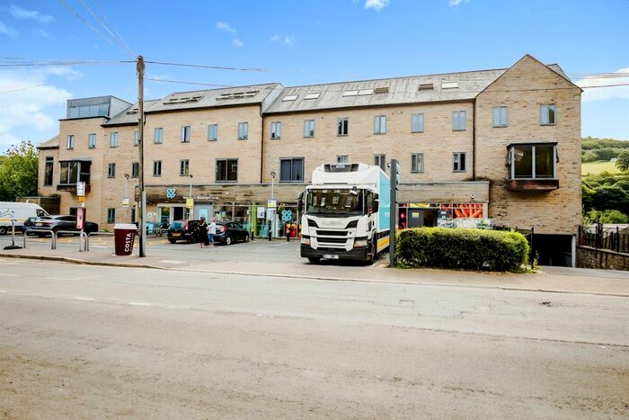 2 Bedroom Flat For Sale In Oldham Road, Sowerby Bridge, HX6