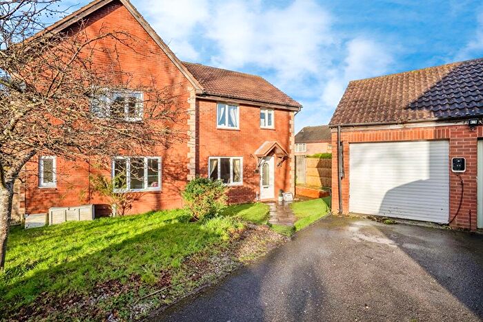 3 Bedroom Semi Detached House For Sale In Kenilworth Close, Belmont, Hereford, HR2