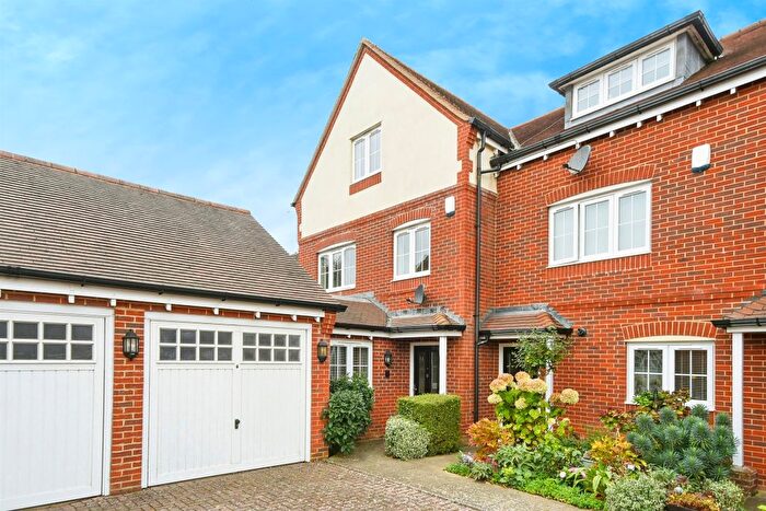 5 Bedroom Property For Sale In Berry Close, Faringdon, SN7