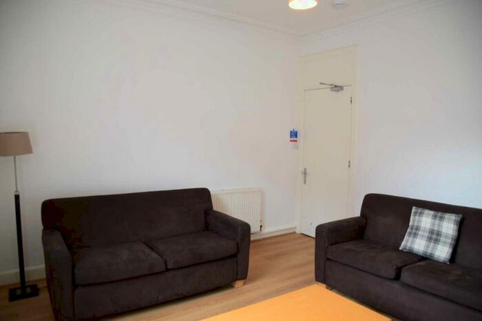 4 Bedroom Flat To Rent In James Street, Riverside, Stirling, FK8