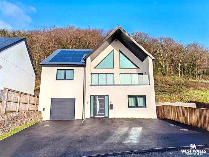4 Bedroom Detached House For Sale In Dan Y Bryn, Pendine, Carmarthen, SA33