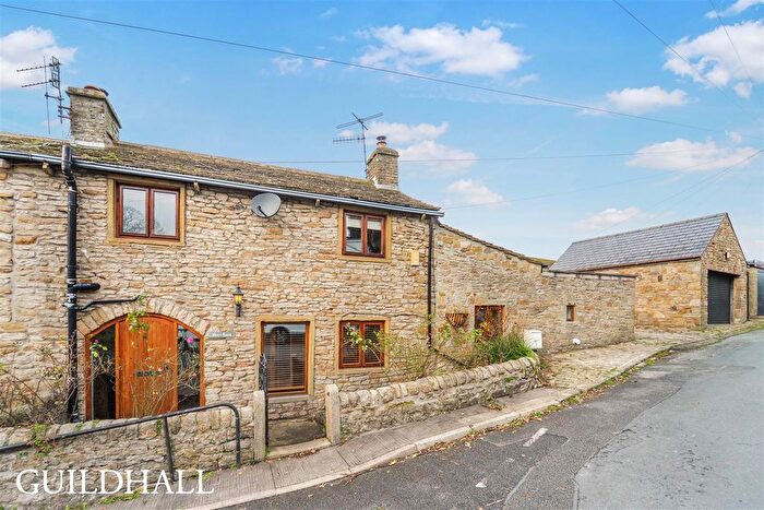 3 Bedroom Property For Sale In Skipton Old Road, Foulridge, Colne, BB8