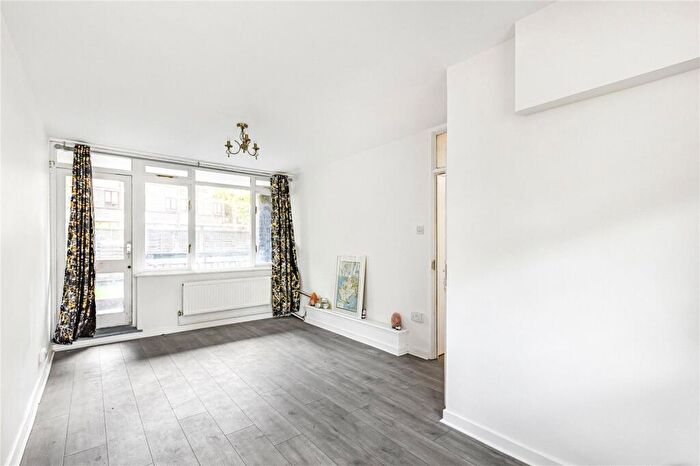 2 Bedroom Apartment To Rent In Northampton Street, London, N1