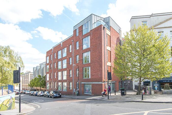 2 Bedroom Flat To Rent In Armidale Place - Montpelier, BS6