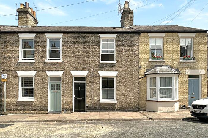2 Bedroom Terraced House For Sale In Auckland Road, Cambridge, CB5