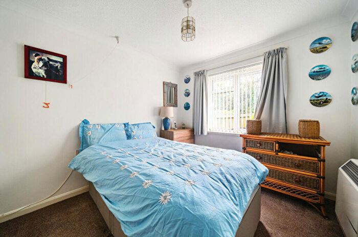 1 Bedroom Apartment For Sale In Allingham Court, Summers Road, Godalming, Surrey, GU7