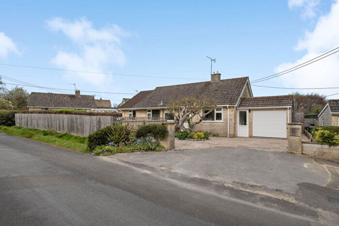 3 Bedroom Detached Bungalow For Sale In Middle Lane, Whitley, SN12