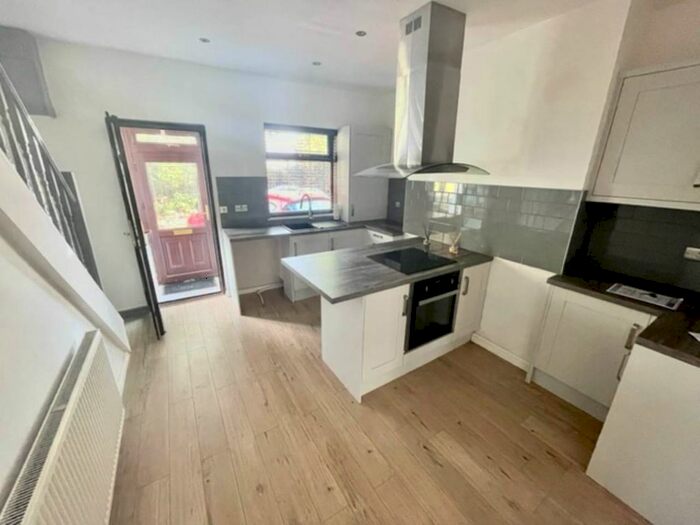 2 Bedroom Terraced House To Rent In Pogsons Cottages, Leeds, LS14