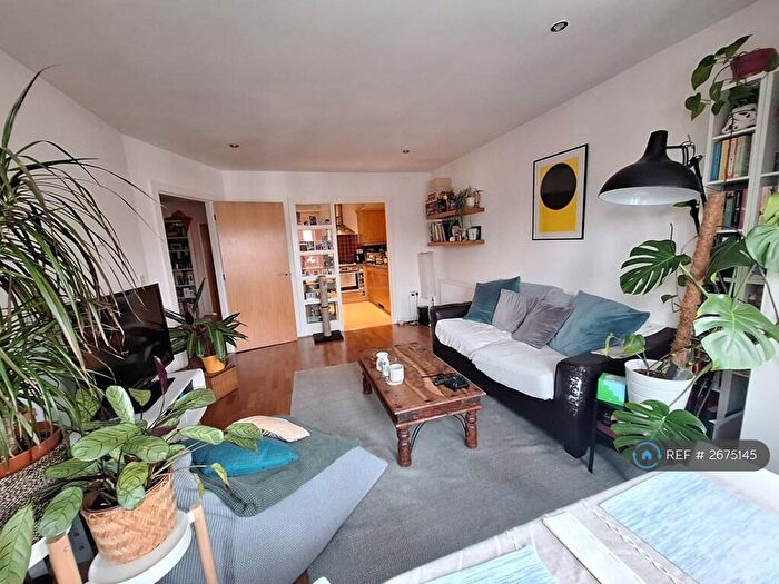 2 Bedroom Flat To Rent In Chorlton, Chorlton, M21