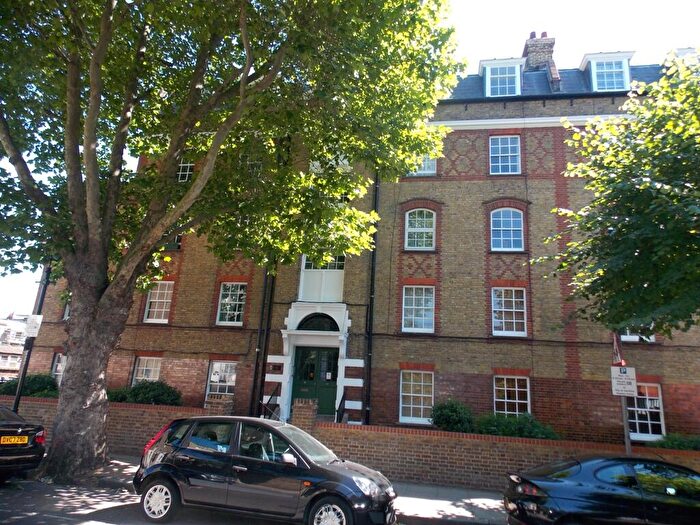 2 Bedroom Flat For Sale In Wellington Buildings, Wellington Way, London, E3
