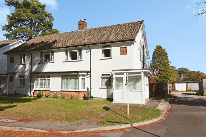 2 Bedroom Maisonette For Sale In Priestwood Close, Southampton, SO18