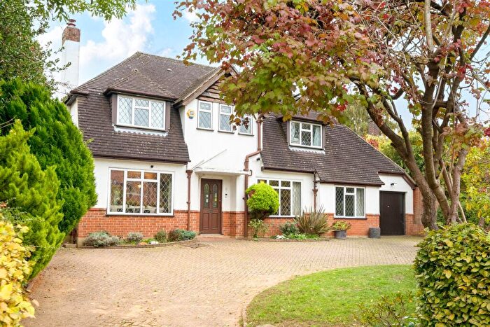 4 Bedroom Detached House For Sale In Gilhams Avenue, Banstead, SM7
