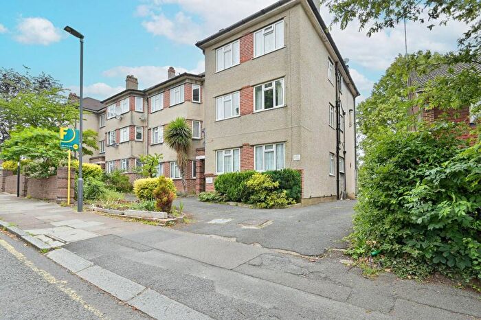2 Bedroom Flat For Sale In Marlborough Hill, Harrow, HA1