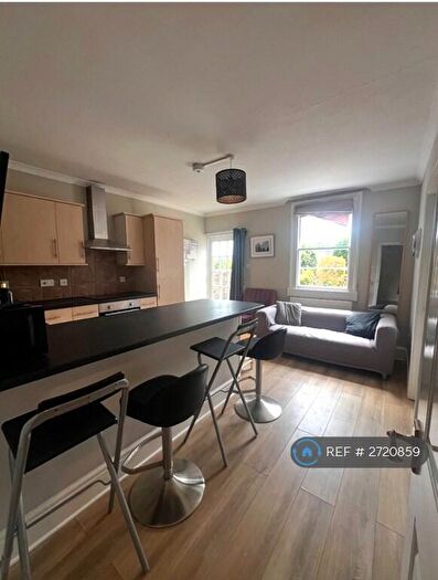 3 Bedroom Flat To Rent In Frankley Buildings, Bath, BA1
