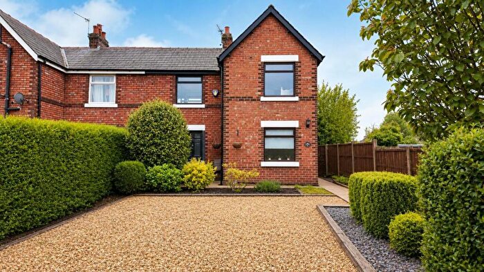 3 Bedroom Semi-Detached House For Sale In Manor Road, Burscough, L40