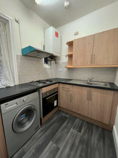 1 Bedroom Flat To Rent In Upton Lane, London, E7