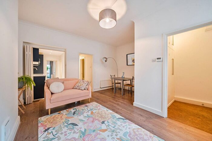 2 Bedroom Flat For Sale In Winchester Street, Pimlico, London, SW1V