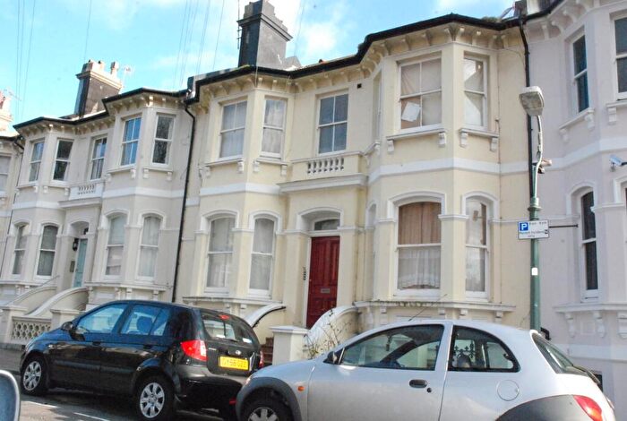 Flat To Rent In Seafield Road, Hove, BN3