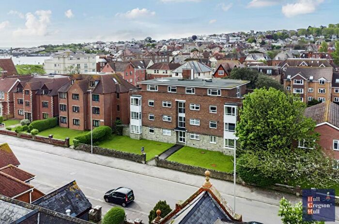 2 Bedroom Apartment For Sale In Bon Accord, Victoria Avenue, Swanage, BH19