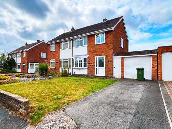 3 Bedroom Semi-Detached House To Rent In Upper Stratton, SN2